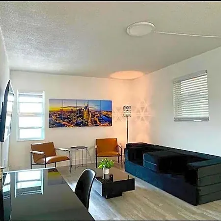 Ecostays Comfort Apartment Near Miami Airport 308-3
